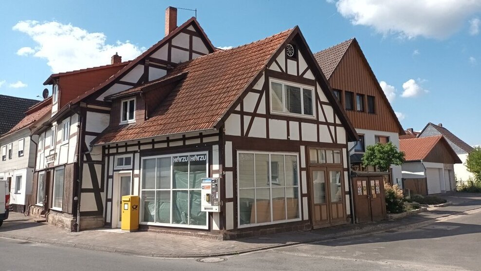 Wesertal-OT, Zweifamilienhaus + Gewerbe