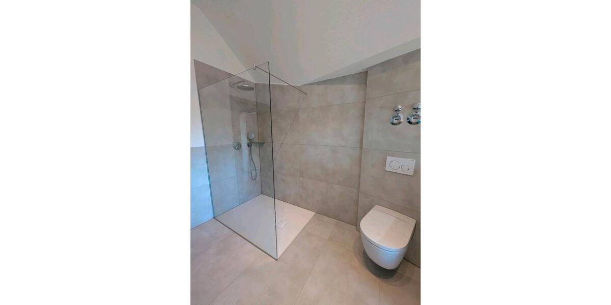 Dachgeschoßwohnung Bad Emstal - 4 Zimmer, 130 m&sup2;, 1.550&euro; | Angebot:26283672
