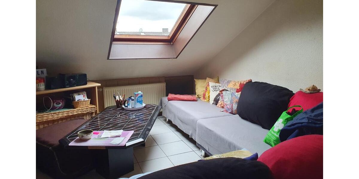 3 Zimmer und 2 Zimmer eine Wohnung auf 2 Etagen Plus Garage 5 zimmer