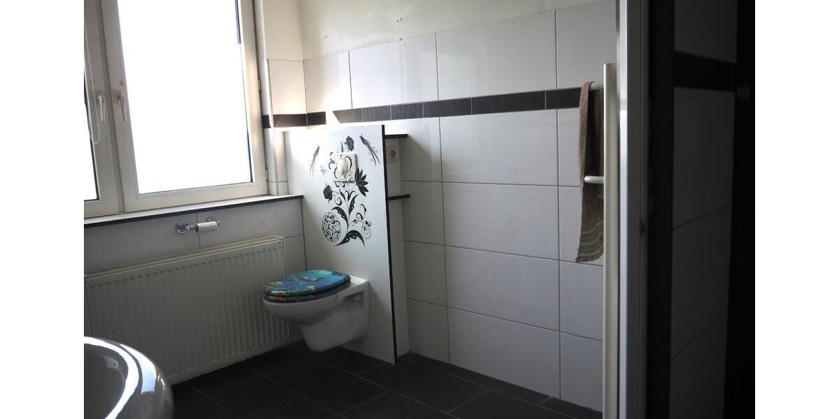 Einfamilienhaus Staufenberg - 7 Zimmer, 128 m&sup2;, 220.000&euro; | Angebot:25840947