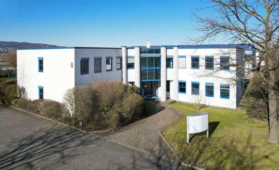Halle in Baunatal 1.980.000 € 2250 m²