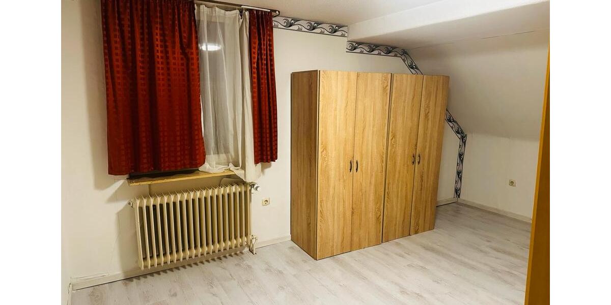 Dachgeschoßwohnung Spangenberg - 3 Zimmer, 65 m&sup2;, 600&euro; | Angebot:25098062