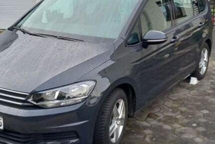 VW Touran 37.000 km 22.900 &euro; felsberg 34587