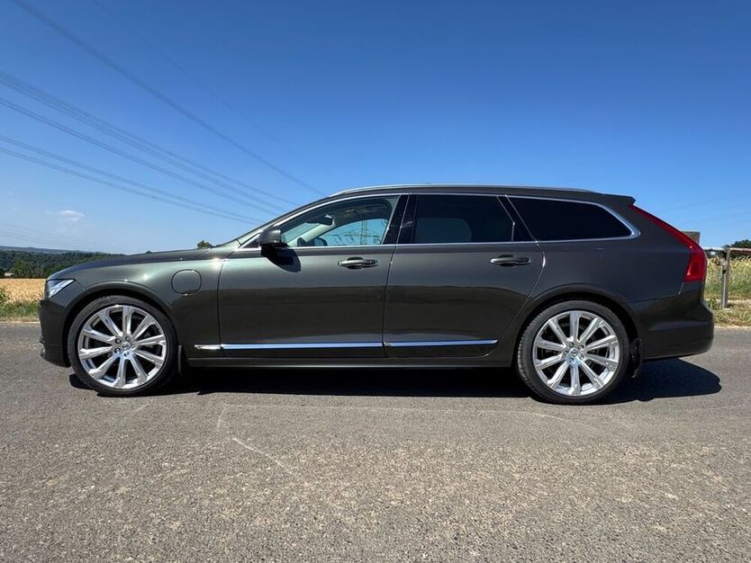 V90