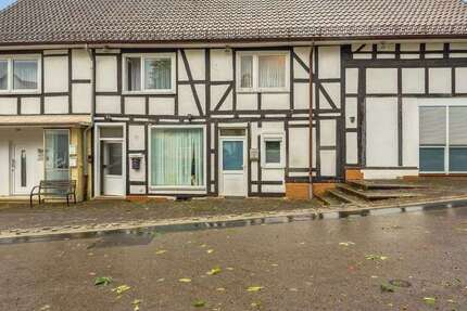 Haus Bad Emstal - 10 Zimmer, 245 m&sup2;, 149.000&euro; | Angebot:25560873