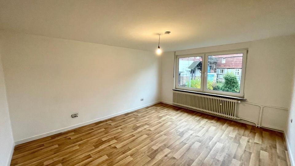 Charmante Doppelhaushälfte mit 4 Zimmern, Küche und kleinem Garten! 4 zimmer