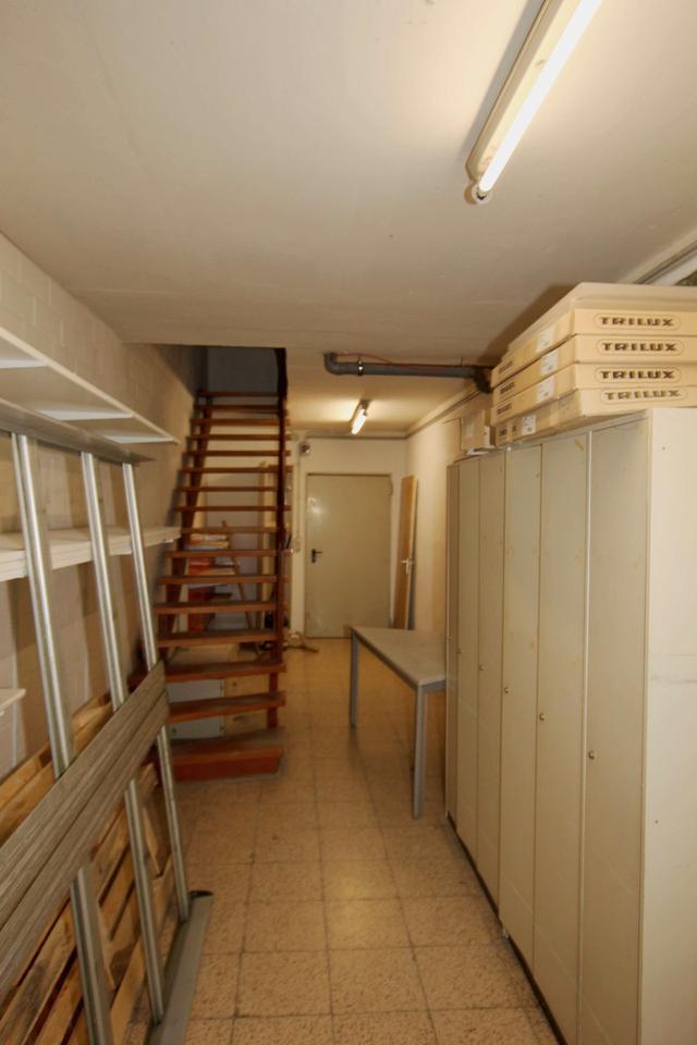 Gewerbeeinheit in Lohfelden zu vermieten