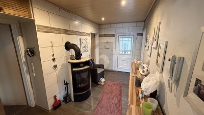 WOHNEN MIT KAMIN UND GROßEM BALKON - Etagenwohnung Bad Emstal | Angebot:26316110