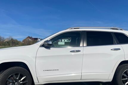 Jeep Cherokee 100.000 km 15.750 &euro; Grebenstein 34393