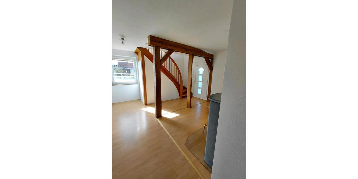 Einfamilienhaus Naumburg - 6 Zimmer, 170 m&sup2;, 1.000&euro; | Angebot:26073511
