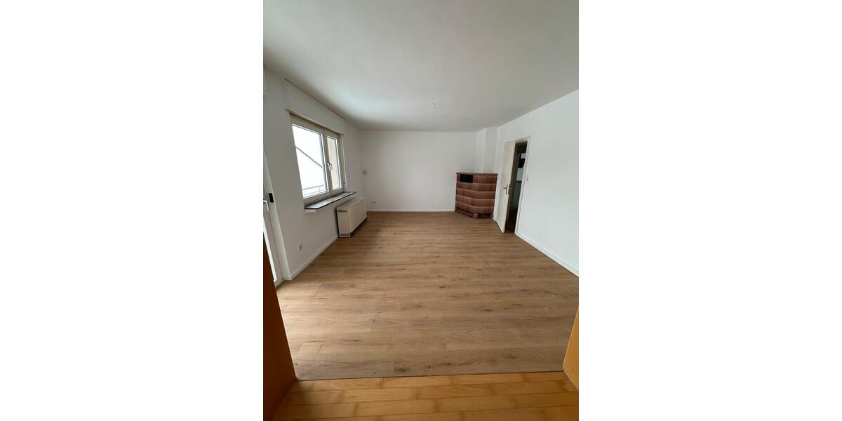 Etagenwohnung Kassel Philippinenhof-Warteberg - 6 Zimmer, 130 m&sup2;, 1.000&euro; | Angebot:25283268