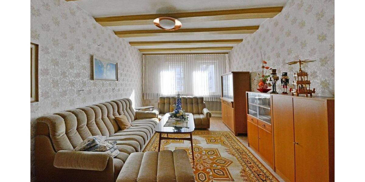 Mehrfamilienhaus, Wohnhaus Wolfhagen - 9 Zimmer, 258 m&sup2;, 180.000&euro; | Angebot:26730957
