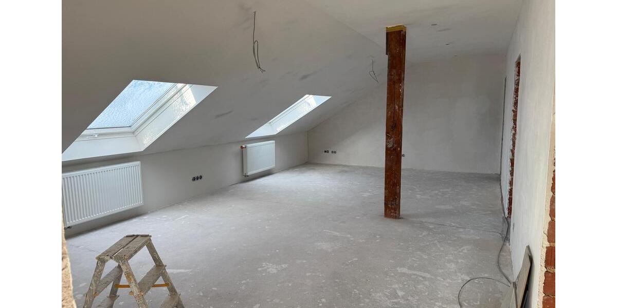 4-ZKB-Dachgeschosswohnung – Erstbezug nach Sanierung 4 zimmer