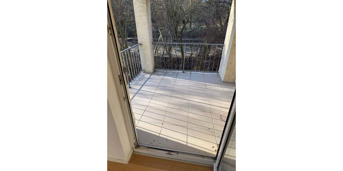 Zentral und doch im Grünen - familienfr. 4 ZKB, frei, gehoben u. renov., prov.-frei 4 zimmer