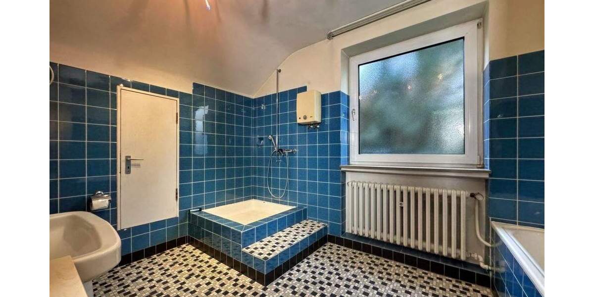 Ruhige Höhenlage von Kassel - Jungfernkopf trifft auf großzügige Architektur: Einzigartiges Einfamilienhaus mit Garage 7 zimmer