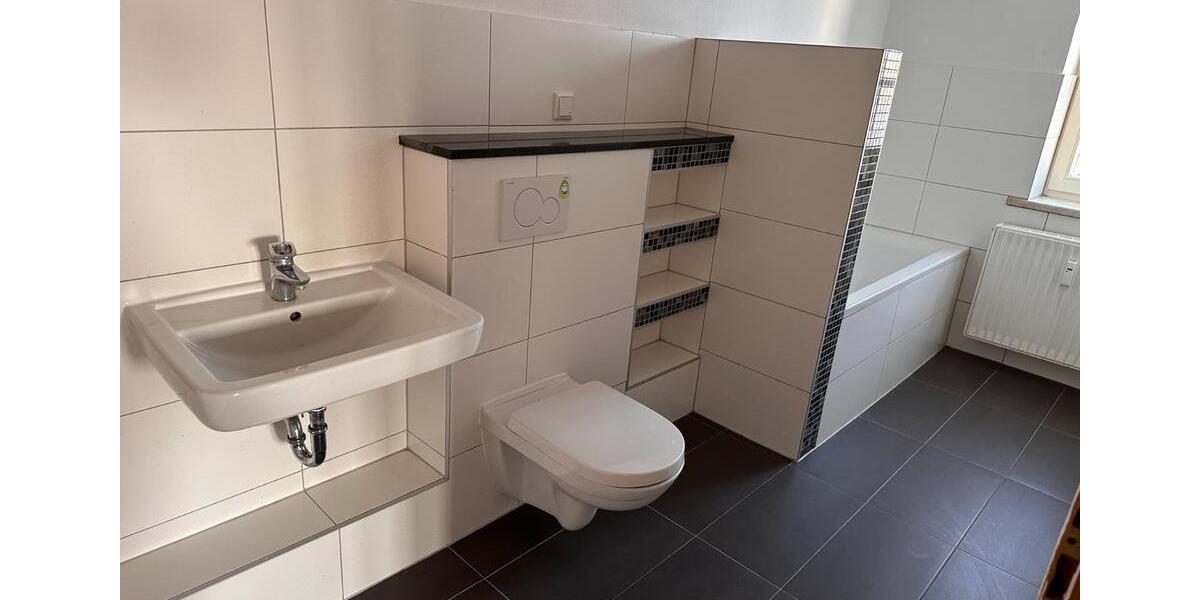 Etagenwohnung Felsberg - 4 Zimmer, 71 m&sup2;, 595&euro; | Angebot:25824537