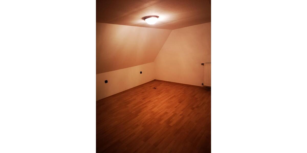 Dachgeschoßwohnung Morschen - 3 Zimmer, 82 m&sup2;, 800&euro; | Angebot:25220154