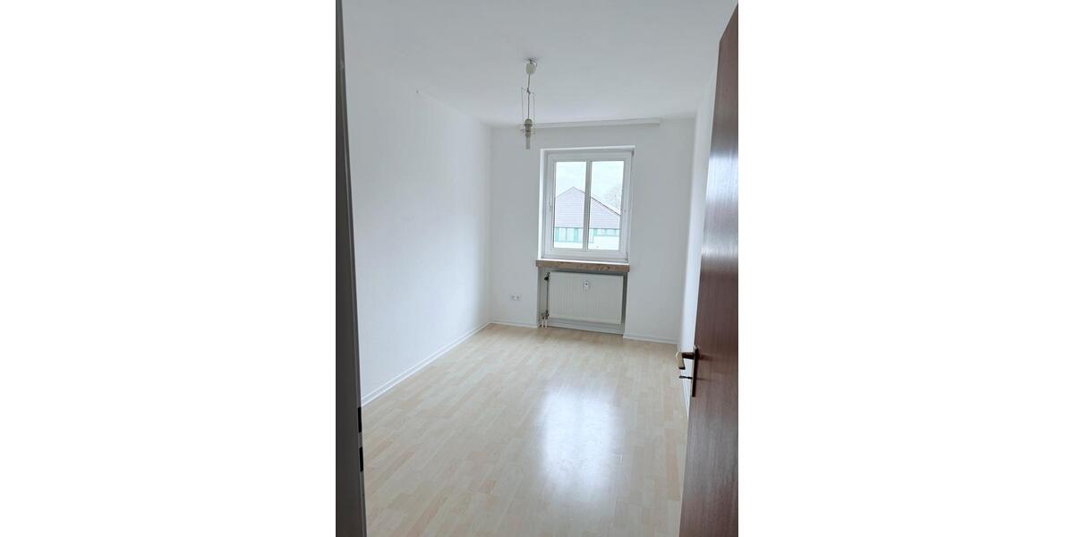 Etagenwohnung Hofgeismar - 3 Zimmer, 74 m&sup2;, 550&euro; | Angebot:26036556
