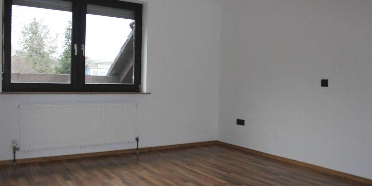 Gemütliche und sehr gepflegte 2-ZKB-Dachgeschosswohnung in Kassel-Süd zu verkaufen! 2 zimmer