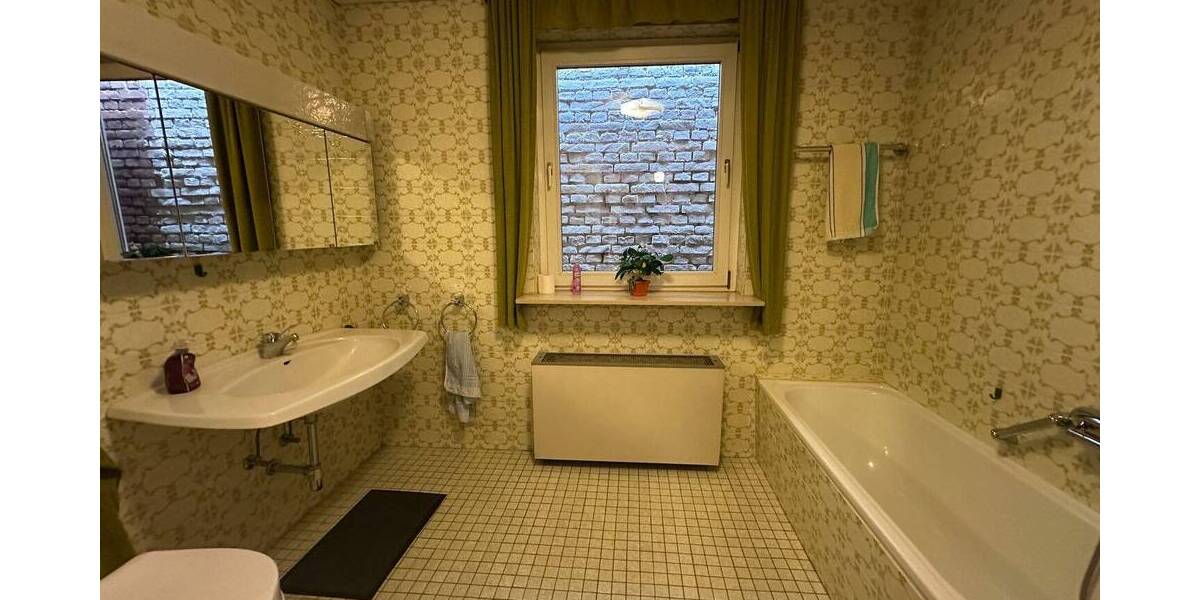 Mehrfamilienhaus, Wohnhaus Gudensberg Obervorschütz - 9 Zimmer, 239 m&sup2;, 125.000&euro; | Angebot:26154872