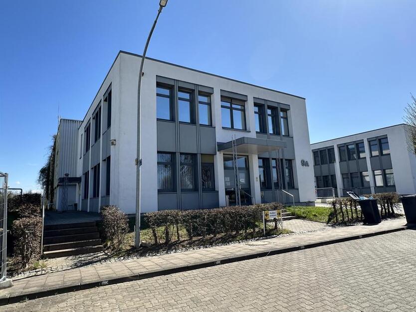 Repräsentative Büroetage, Pkw-Stellplätze usw. in Kassel - Industriepark Waldau +PROVISIONSFREI+
