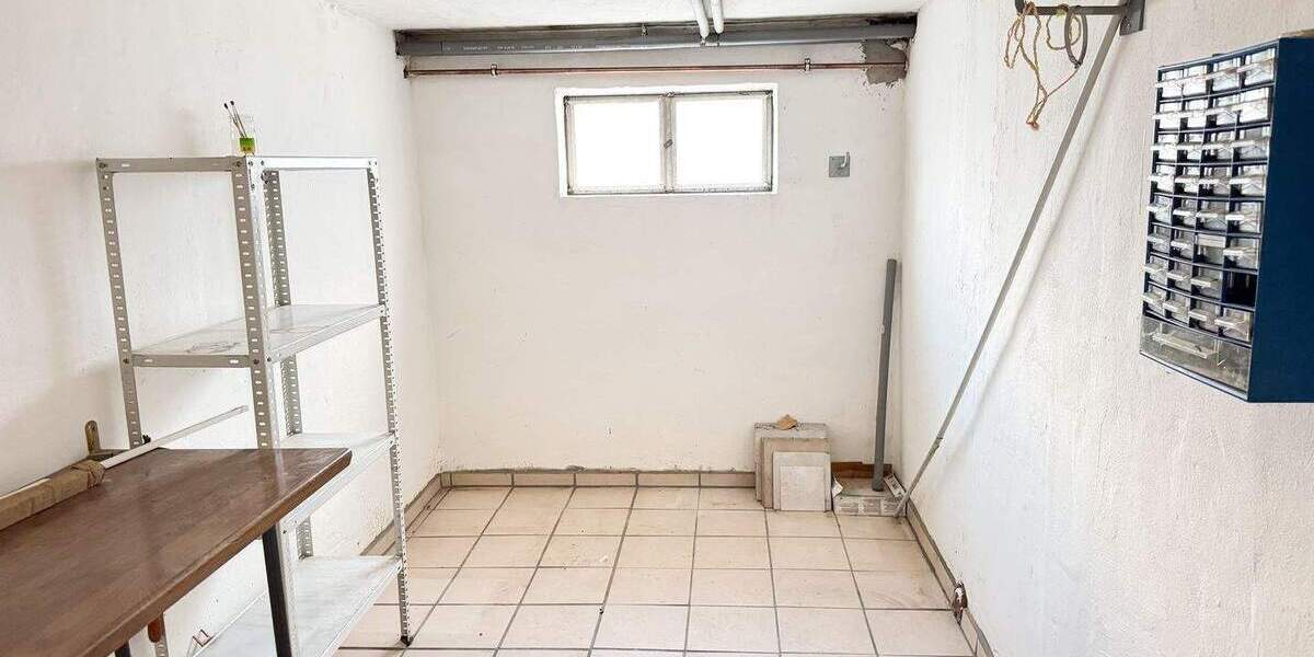 Mehrfamilienhaus, Wohnhaus Kaufungen Niederkaufungen - 5 Zimmer, 180 m&sup2;, 330.000&euro; | Angebot:25314204