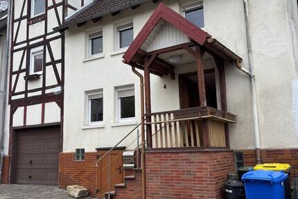 Haus Melsungen - 8 Zimmer, 190 m&sup2;, 109.000&euro; | Angebot:24983513