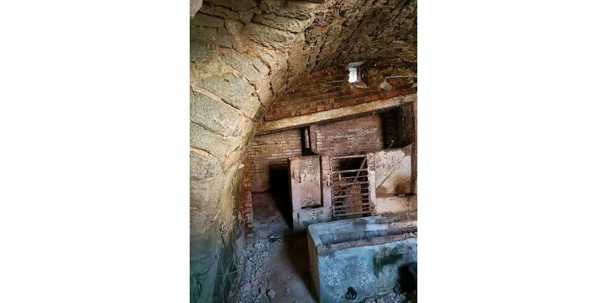 Einfamilienhaus Wolfhagen - 13 Zimmer, 365 m&sup2;, 97.000&euro; | Angebot:26025127