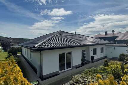 Haus Melsungen - 3 Zimmer, 243 m&sup2;, 2.400&euro; | Angebot:26882424