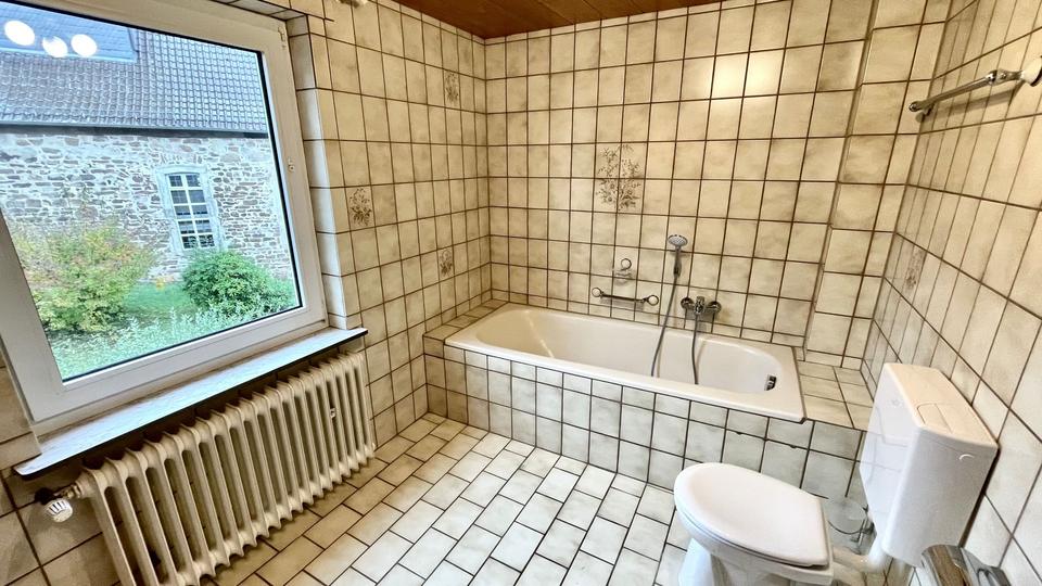 Charmante Doppelhaushälfte mit 4 Zimmern, Küche und kleinem Garten! 4 zimmer