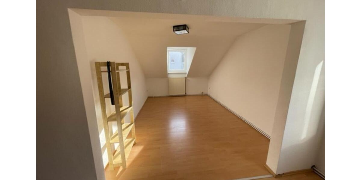 Dachgeschoßwohnung Kassel Südstadt - 2 Zimmer, 70 m&sup2;, 550&euro; | Angebot:25170179