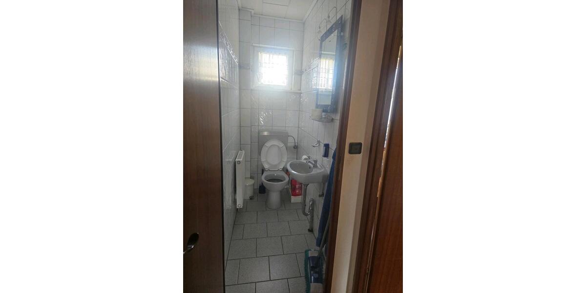 Einfamilienhaus Felsberg - 7 Zimmer, 123 m&sup2;, 250.000&euro; | Angebot:26698486