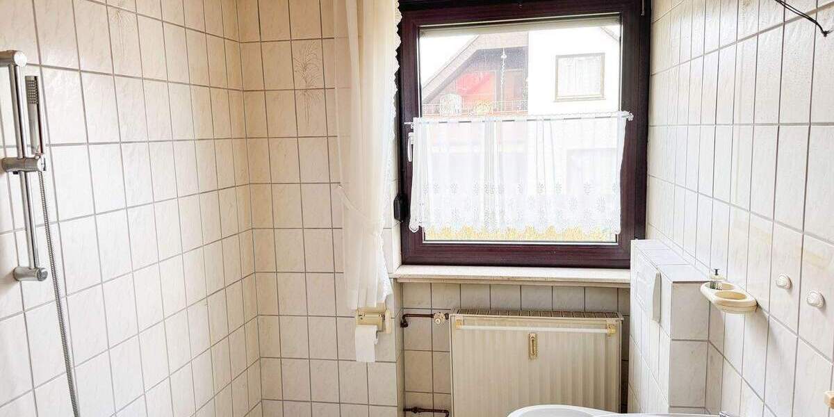 Mehrfamilienhaus, Wohnhaus Kaufungen Niederkaufungen - 5 Zimmer, 180 m&sup2;, 330.000&euro; | Angebot:25314204