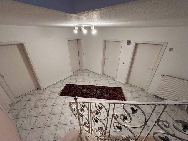 Einfamilienhaus Gudensberg Obervorschütz - 7 Zimmer, 285 m&sup2;, 595.000&euro; | Angebot:25929124