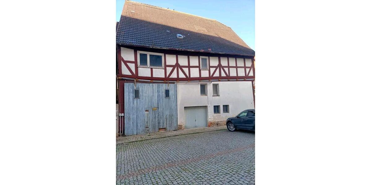 Einfamilienhaus Wolfhagen - 13 Zimmer, 365 m&sup2;, 97.000&euro; | Angebot:26025127