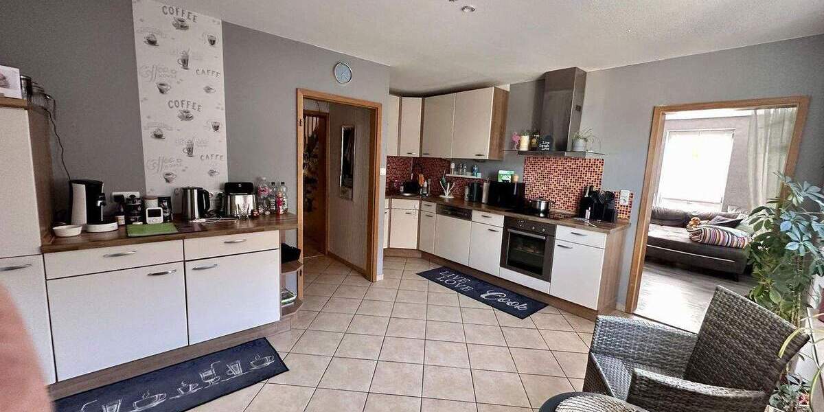 Einfamilienhaus Wolfhagen Istha - 7 Zimmer, 200 m&sup2;, 1.150&euro; | Angebot:25278020