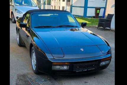 Porsche 944