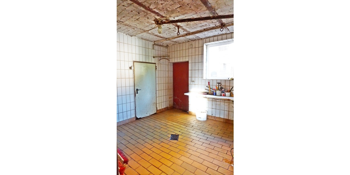 Großer Resthof mit 2 Fam.Haus, Stallungen, Scheune, Garagen & ca. 2.300m² Grundstück - Bauernhaus, Landhaus Wolfhagen | Angebot:26991162