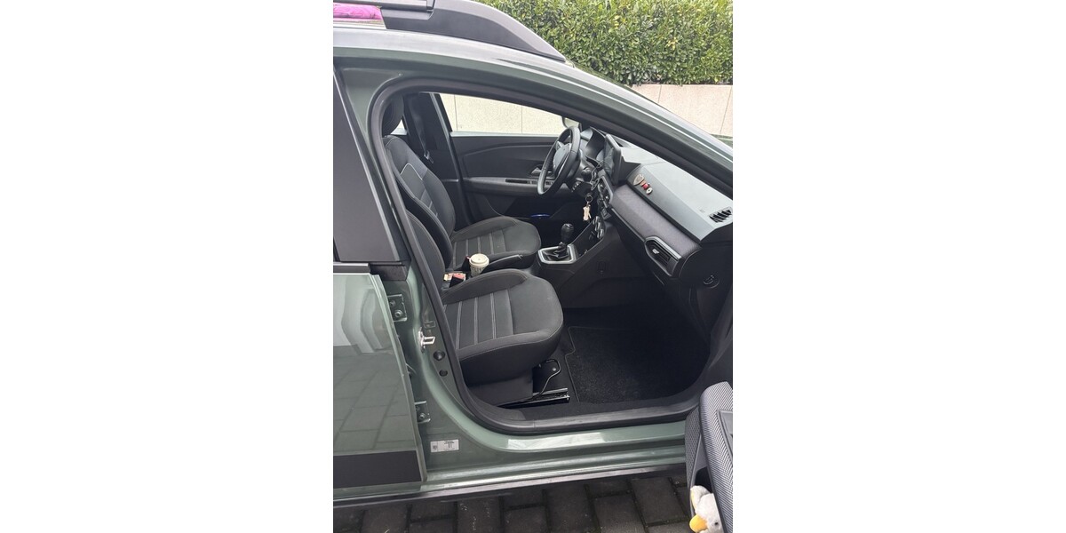 Dacia Sandero 9.800 km 15.500 € Witzenhausen 37213