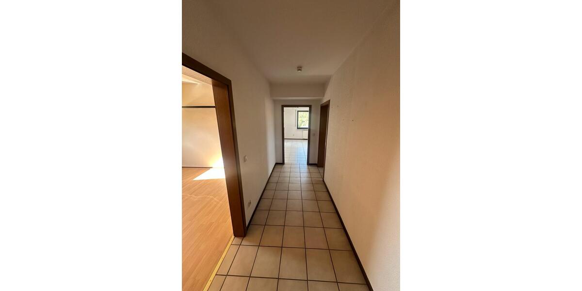 Dachgeschoßwohnung Habichtswald - 3 Zimmer, 85 m&sup2;, 800&euro; | Angebot:26237992