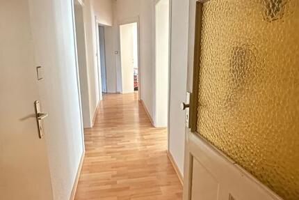 Wohnung Helsa - 3 Zimmer, 90 m&sup2;, 650&euro; | Angebot:27605466