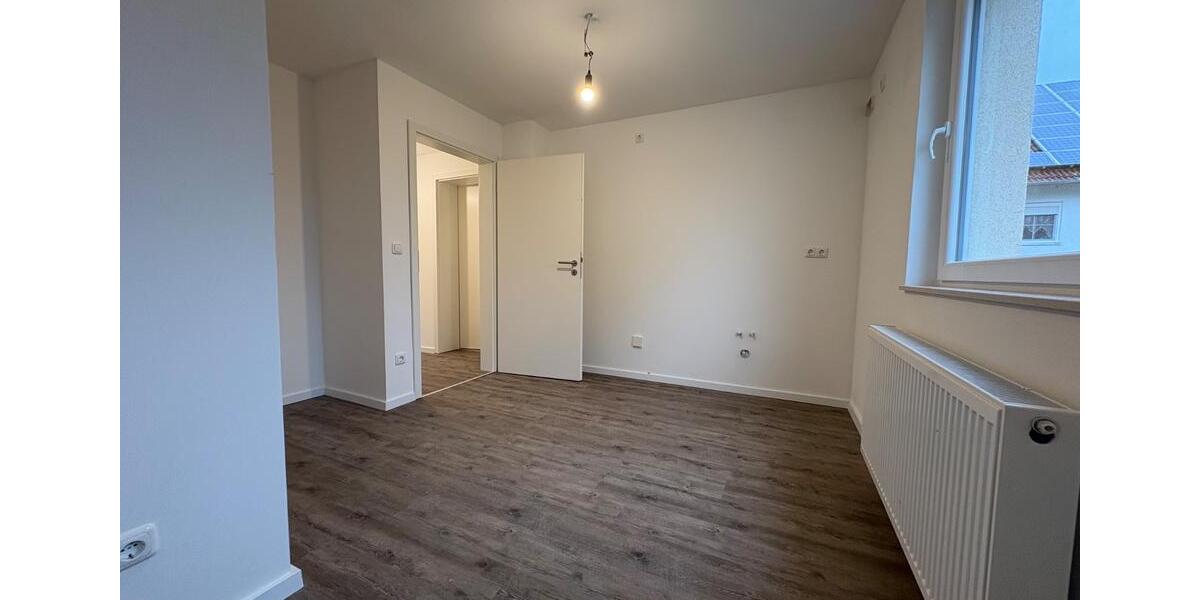 Saniertes Einfamilienhaus mit Garten & Balkon in Felsberg 8 zimmer