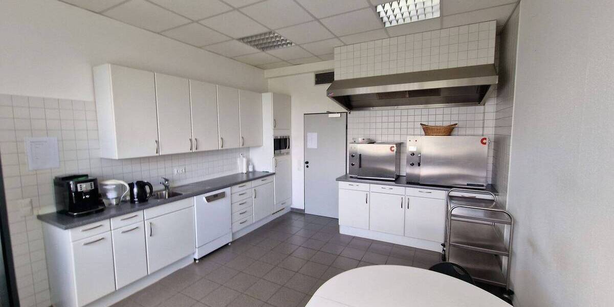 Gewerbeobjekt Kassel Waldau - 7 Zimmer, 2 m&sup2;, 2.100.000&euro; | Angebot:26696191