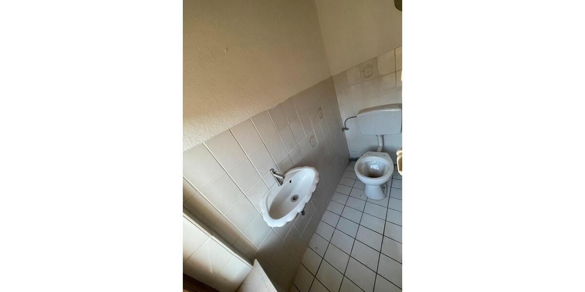 Schönes Einfamilienhaus mit Balkon , Garten, Garage 5 zimmer