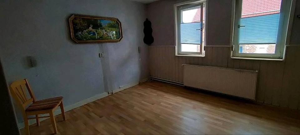 Einfamilienhaus Ahnatal - 8 Zimmer, 175 m&sup2;, 260.000&euro; | Angebot:26879315