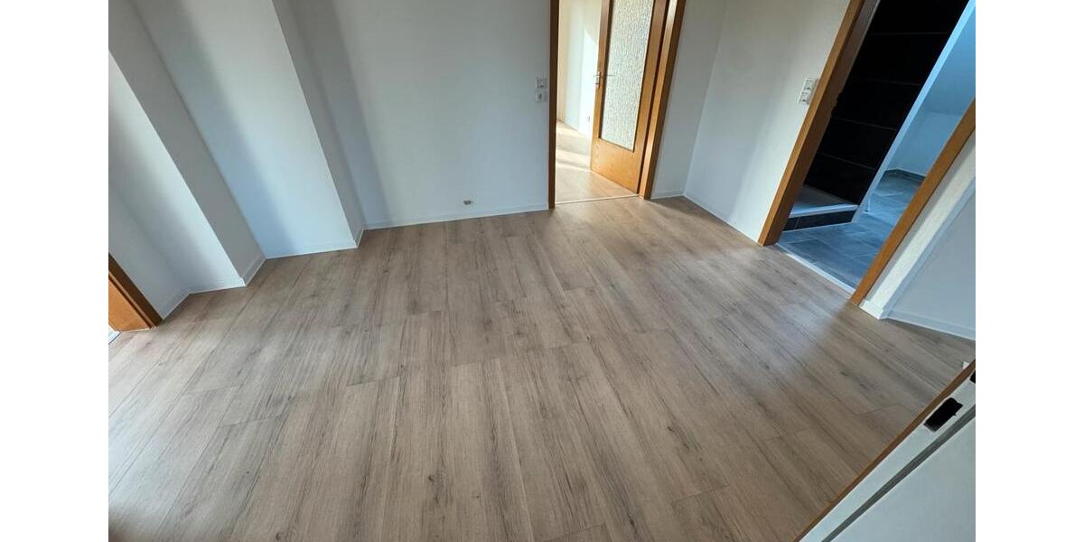 Dachgeschoßwohnung Fuldatal - 4 Zimmer, 100 m&sup2;, 950&euro; | Angebot:27584565