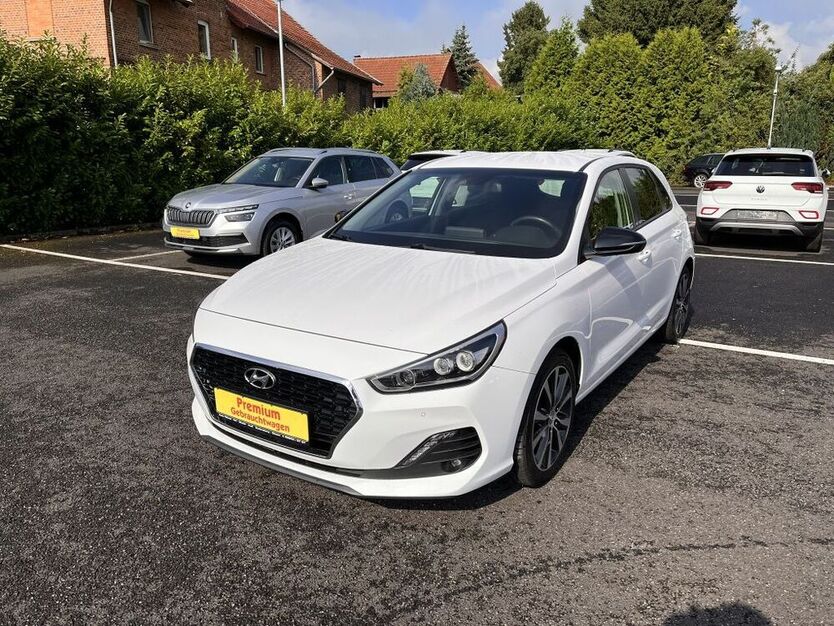 i30