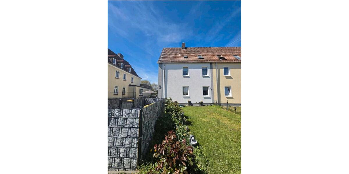 Reihenhaus Lohfelden - 8 Zimmer, 125 m&sup2;, 320.000&euro; | Angebot:27189044
