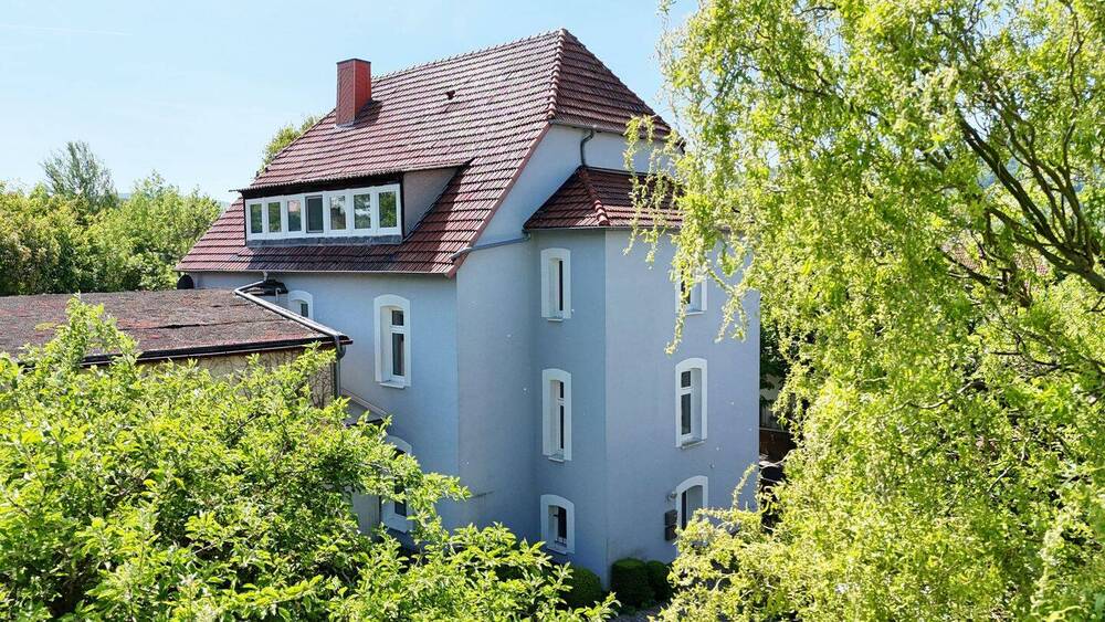 Tolle renovierte 5 Zimmer Dachgeschosswohnung inkl. Einbauküche, historisches saniertes Gebäude, 4 Parteien 5 zimmer