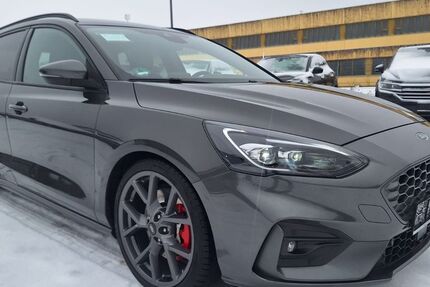 Ford Focus 68.000 km 23.999 &euro; Fuldatal (Kassel) 34233